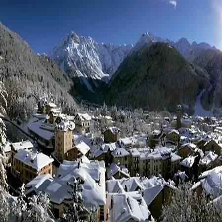 Holiday Homeholiday Park 度假居 *
